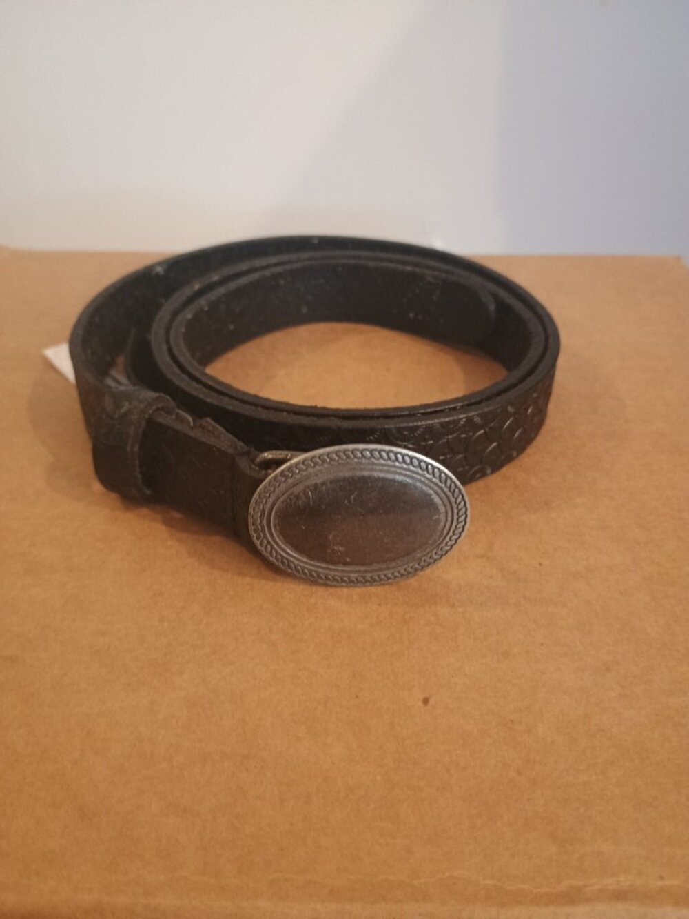 Free People XS/S Women's 100% Leather Black Embossed Belt Oval Buckle, 3/4" wide